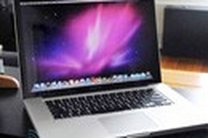 "Đập hộp" MacBook Pro 2011