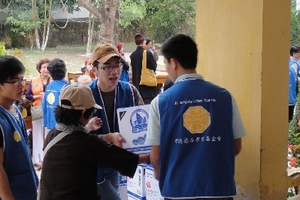 Những bạn trẻ “say” từ thiện