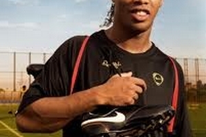 Pha xử lý bóng của Ronaldinho