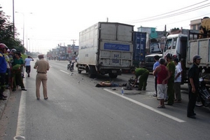 TNGT nghiêm trọng, 2 người chết, 1 người trọng thương