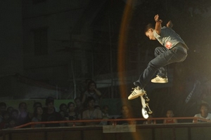 Teen Hà Thành đọ tài skateboard