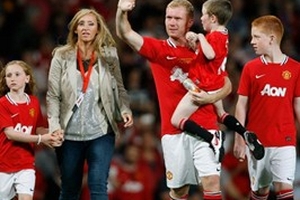 Paul Scholes thừa nhận con trai mắc bệnh tự kỷ