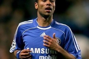 Ashley Cole 1 tuần lên giường với 3 người đẹp