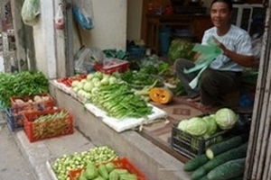 Hà Nội: Giá rau xanh quay đầu giảm mạnh