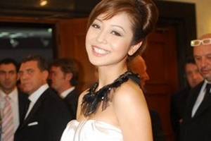 Jennifer Phạm đẹp rạng ngời