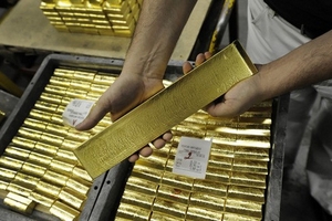 Vàng thế giới lên 1.728 USD/oz, vàng 'nội' bán ra 45 triệu đồng/lượng