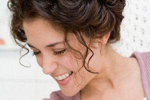 4 loại dầu gội dưỡng ẩm đặc biệt chăm sóc mái tóc xoăn