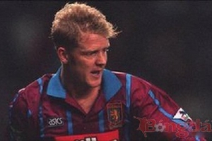 Cựu cầu thủ Ngoại hạng Anh buôn tiền giả?