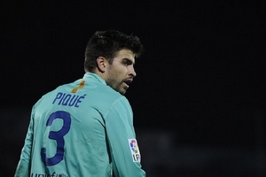 Báo chí thân Real "đánh" Gerard Pique tả tơi