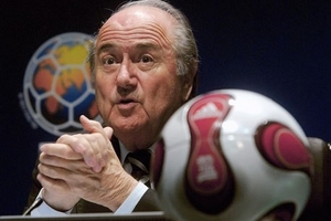 Blatter bị ví như con lươn