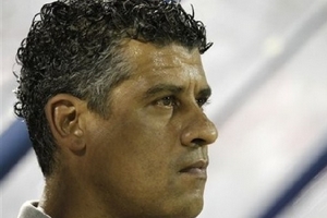 Đại gia PSG nhắm Frank Rijkaard cho vị trí HLV trưởng