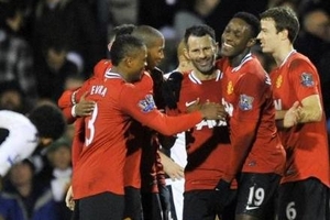 Fulham 0-5 Man United: Giggs lập kỷ lục, M.U đại thắng