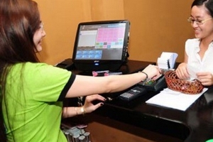 Thị trường thẻ tại Việt Nam: Màu mỡ đi liền rủi ro