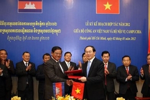 Bộ Công an Việt Nam và Bộ Nội vụ Campuchia ký kết hợp tác năm 2012