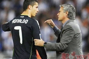 Mourinho không hài lòng về Ronaldo