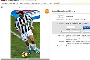 Điểm tin 18/1: CĐV Juventus rao bán Amauri trên eBay