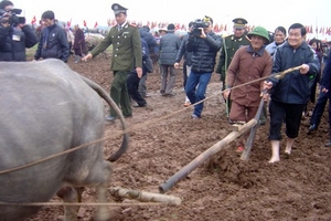 Chủ tịch nước tham gia lễ Tịch Điền