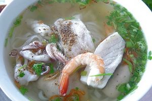 Hủ tiếu cá – lạ mà ngon