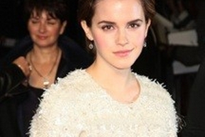 Emma Watson sẽ tự tử trong phim mới