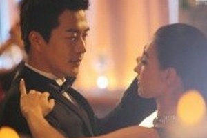 Kwon Sang Woo tình tứ khiêu vũ với Trương Bá Chi