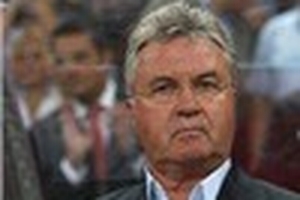 Hiddink cập bến “gã nhà giàu” Anzhi