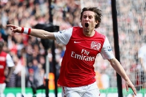 Chấm điểm trận Arsenal-Tottenham: Tuyệt vời Rosicky!