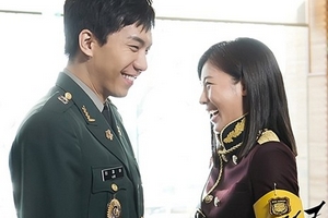 Lee Seung Gi hết dám làm lơ người đẹp