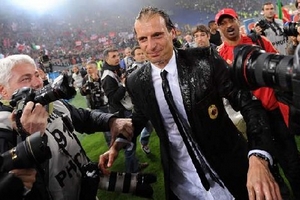 Allegri gửi lời "dọa dẫm" đến Arsenal