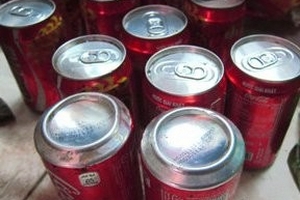 Coca Cola không bật nắp nước vẫn bị “bốc hơi”