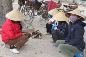 Những “bóng hồng” lam lũ ở “chợ người”