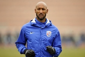 Anelka chưa thể ra mắt Shanghai Shenhua