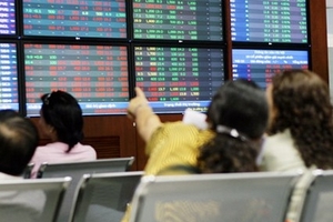 Cuối tuần, VN-Index đảo chiều thành công