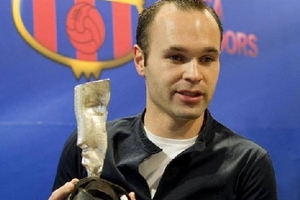 Iniesta - Cầu thủ "fair-play" nhất Barca mùa giải 2010-2011