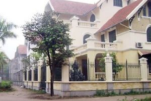 Một "quan quận" mua liền 5 biệt thự Hà Nội