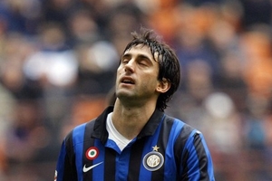 Milito sút trượt penalty, Inter hòa bất lực trước Atalanta