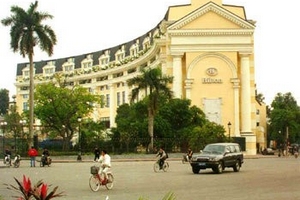 Đại gia Việt vung tiền mua khách sạn, resort ngoại