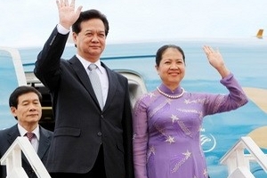Thủ tướng gặp gỡ song phương với ông Hun Sen