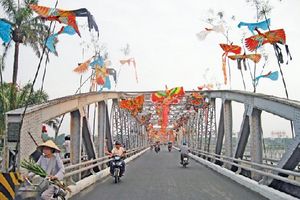 Tưng bừng lễ hội tháng 4