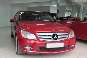 "Loạn" đua giảm giá xe máy, ô tô tháng 4