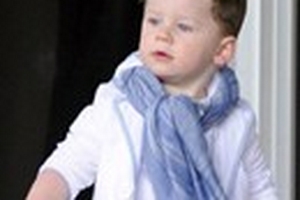 Kai Rooney diện 'xì tai' cực cute trên trường đua ngựa