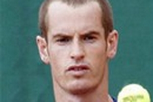 Andy Murray 'xuống tóc' để... dọa đối thủ