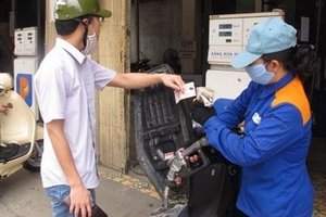 Tối nay, giá xăng tăng thêm 900 đồng