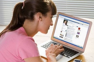 Nhộn nhịp cửa hàng ảo trên Facebook