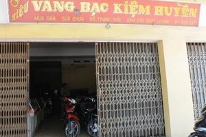 Hàng trăm cảnh sát truy bắt tên cướp tiệm vàng