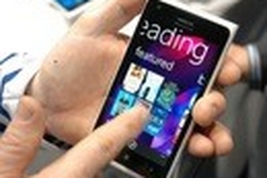 Nokia Lumia 900 vừa ra đã giảm giá "khủng" trên Amazon