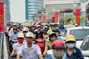 Hà Nội thừa nhận hệ thống giao thông 'tụt hậu'