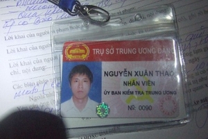 Rút thẻ Uỷ ban kiểm tra Trung ương ra 'dọa' công an