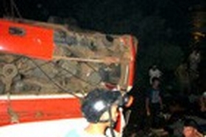 Vụ tai nạn thảm khốc tại cầu Sêrêpốk có thể do nổ lốp