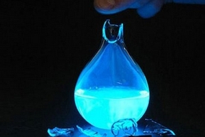 Đèn chạy bằng máu người