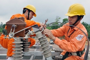 Sau ba tháng EVN được điều chỉnh giá điện